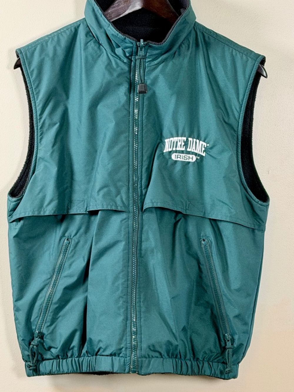 Notre Dame Fighting Irish FullZip Reversible Vest Green Windbreaker Black Fleece